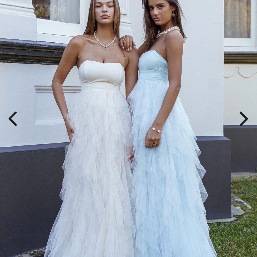 Selfie Leslie White Strapless Gown for Brides